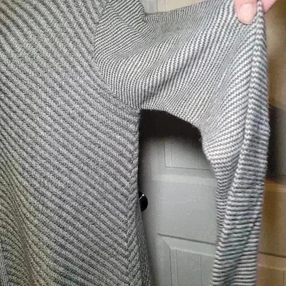 Apt 9. XL long sleeve sweater - Picture 2 of 5